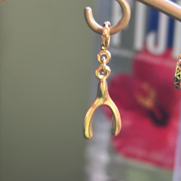 JOAN RIVERS Detachable Charm - Picture 2 of 3